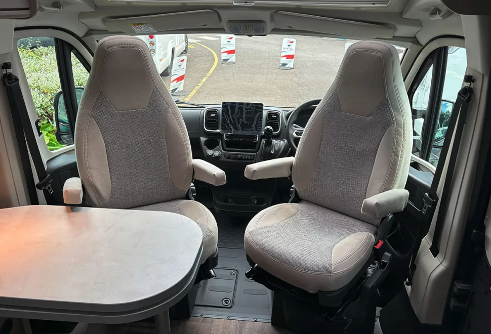 Carado CV 600 Pro Plus Pop Top 