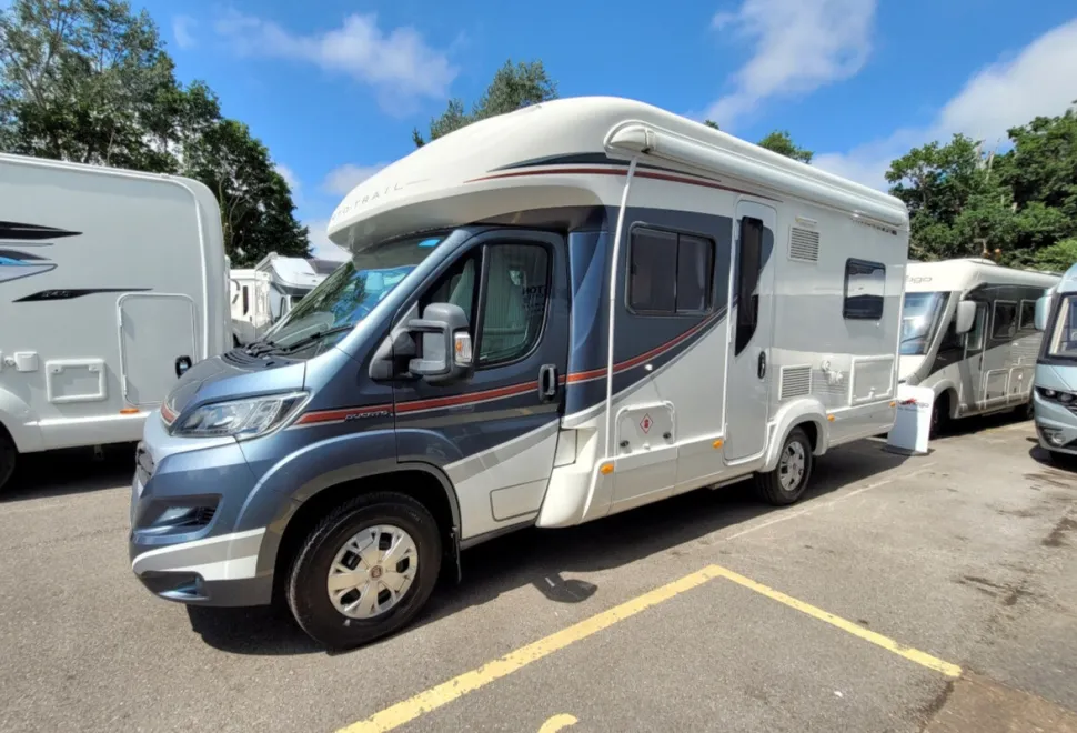 Autotrail Tracker FB 2015