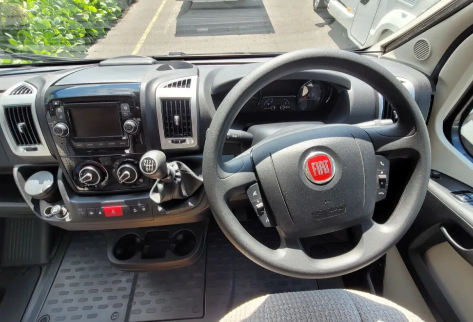 Autotrail Tracker FB 2015