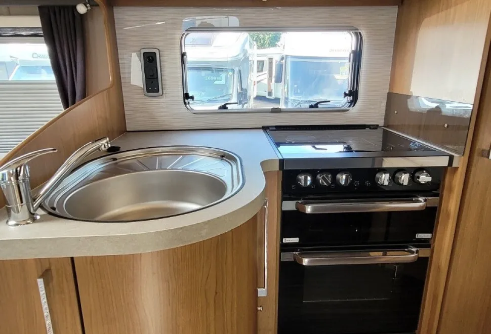 Autotrail Tracker FB 2015