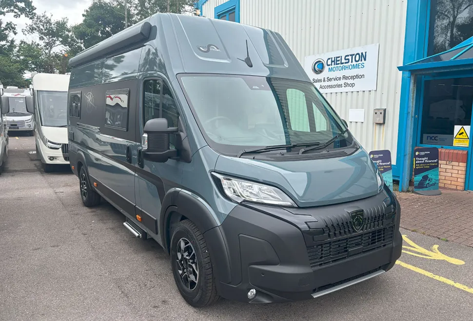 Mega Mobil Lounge 640 
