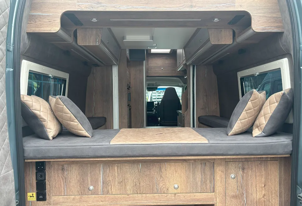 Mega Mobil Lounge 640 