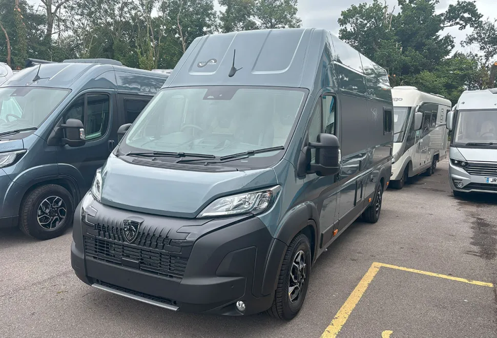 Mega Mobil Lounge 640 