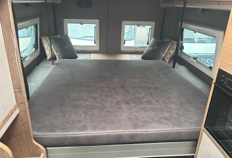 Mega Mobil Lounge 640 