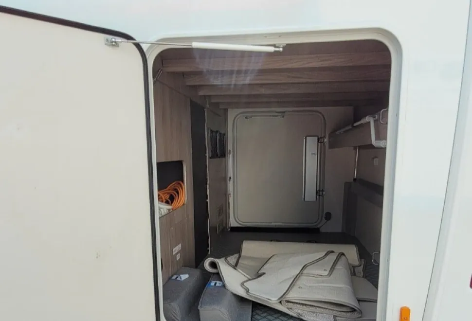 Swift Kontiki 884 2024