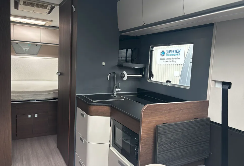 Adria Coral Supreme 670 DC 2021