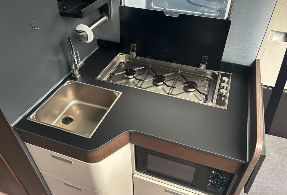 Adria Coral Supreme 670 DC 2021
