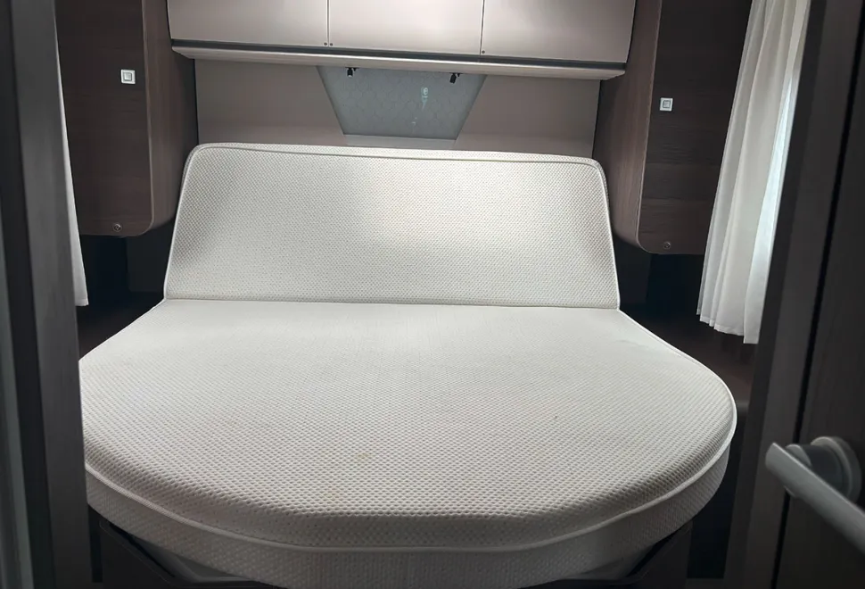 Adria Coral Supreme 670 DC 2021