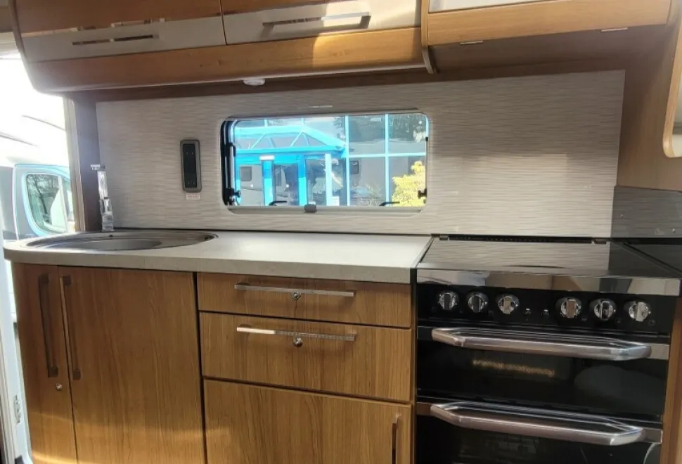 Autotrail Arapaho Lo Line 2015