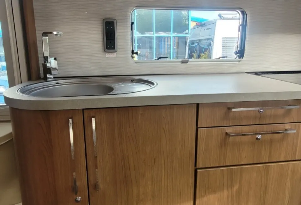 Autotrail Arapaho Lo Line 2015