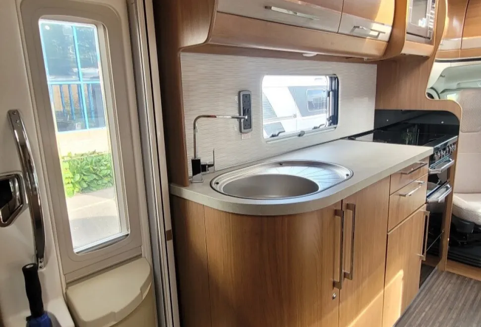 Autotrail Arapaho Lo Line 2015