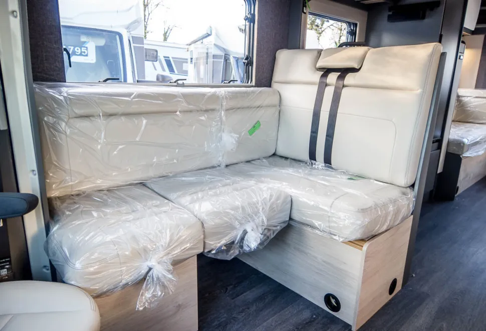 Autotrail F 72 Super Lo Line 