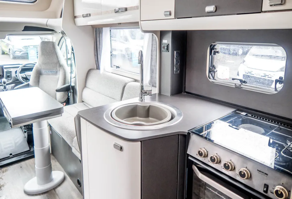 Swift Voyager 594 2023