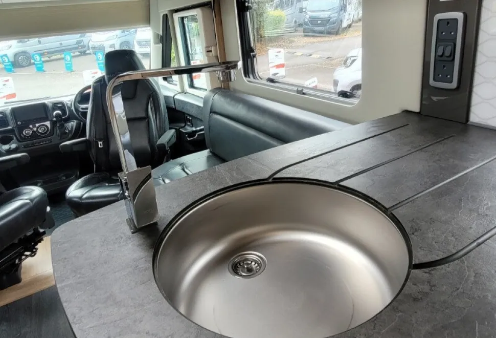 Autotrail Grande Frontier GF 80 2024