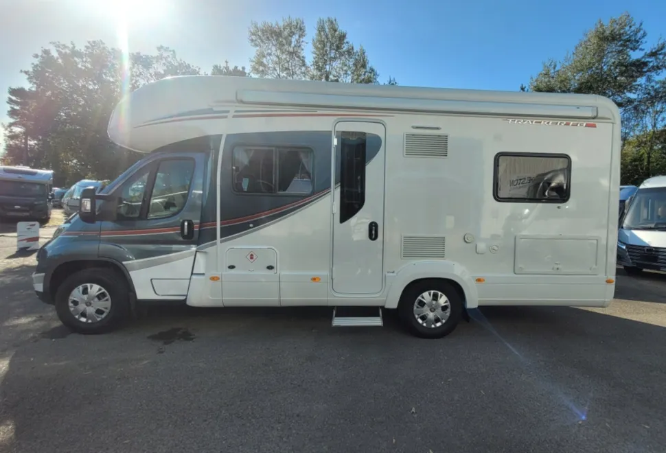 Autotrail Tracker FB 2016