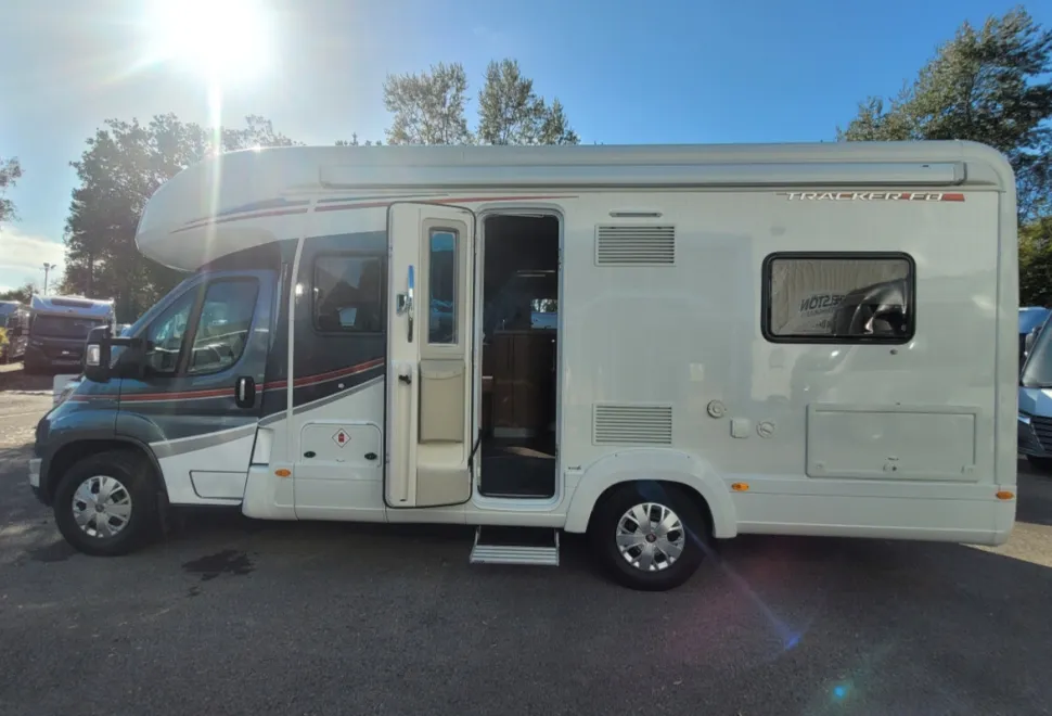 Autotrail Tracker FB 2016