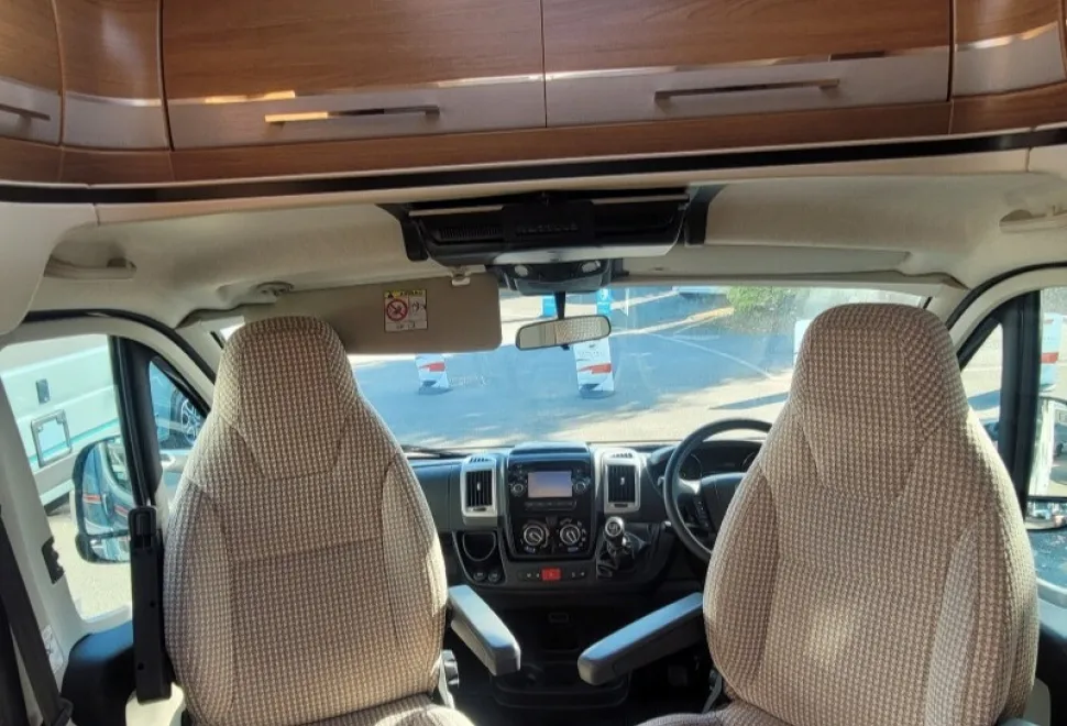 Autotrail Tracker FB 2016