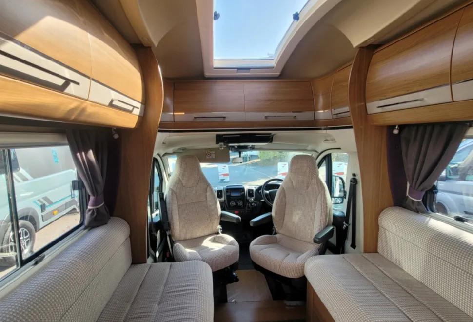 Autotrail Tracker FB 2016