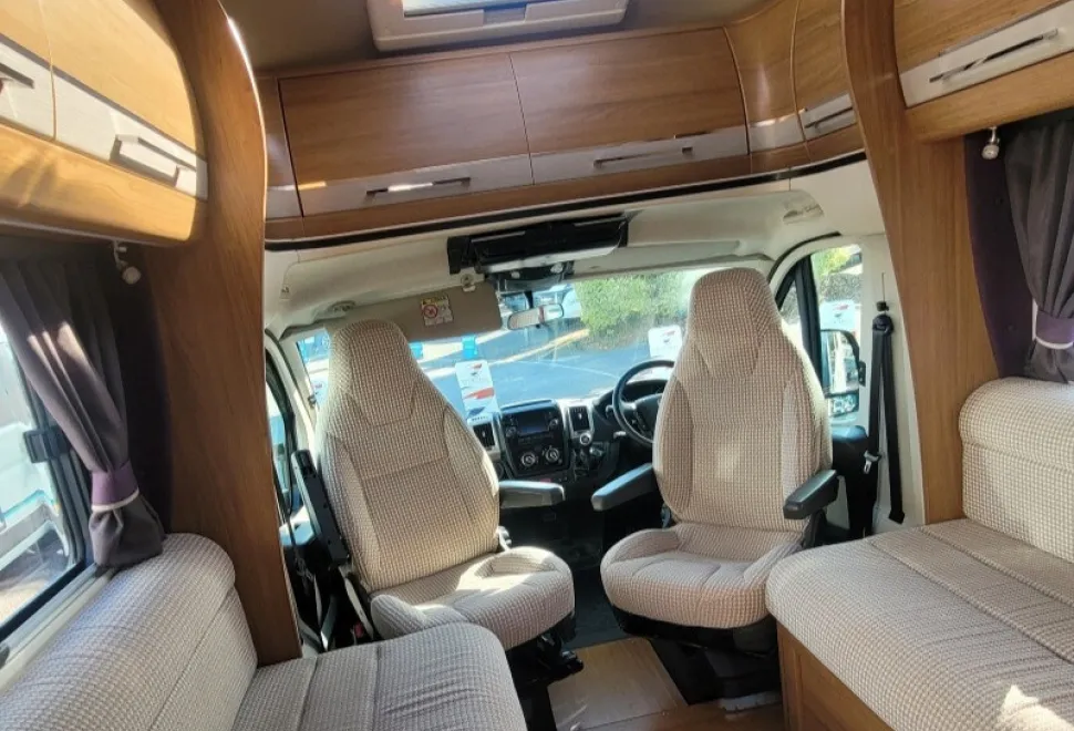 Autotrail Tracker FB 2016