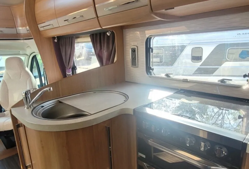 Autotrail Tracker FB 2016