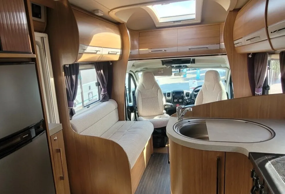 Autotrail Tracker FB 2016