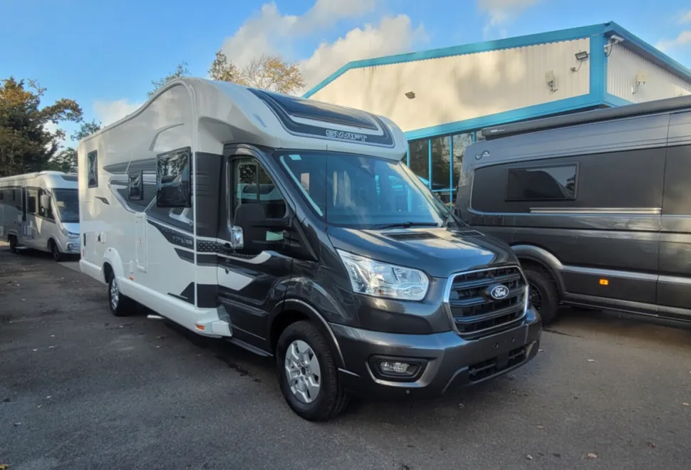 Swift Voyager 584 