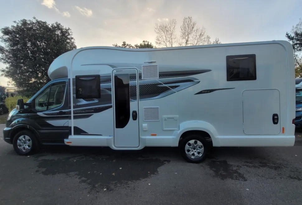 Swift Voyager 584 