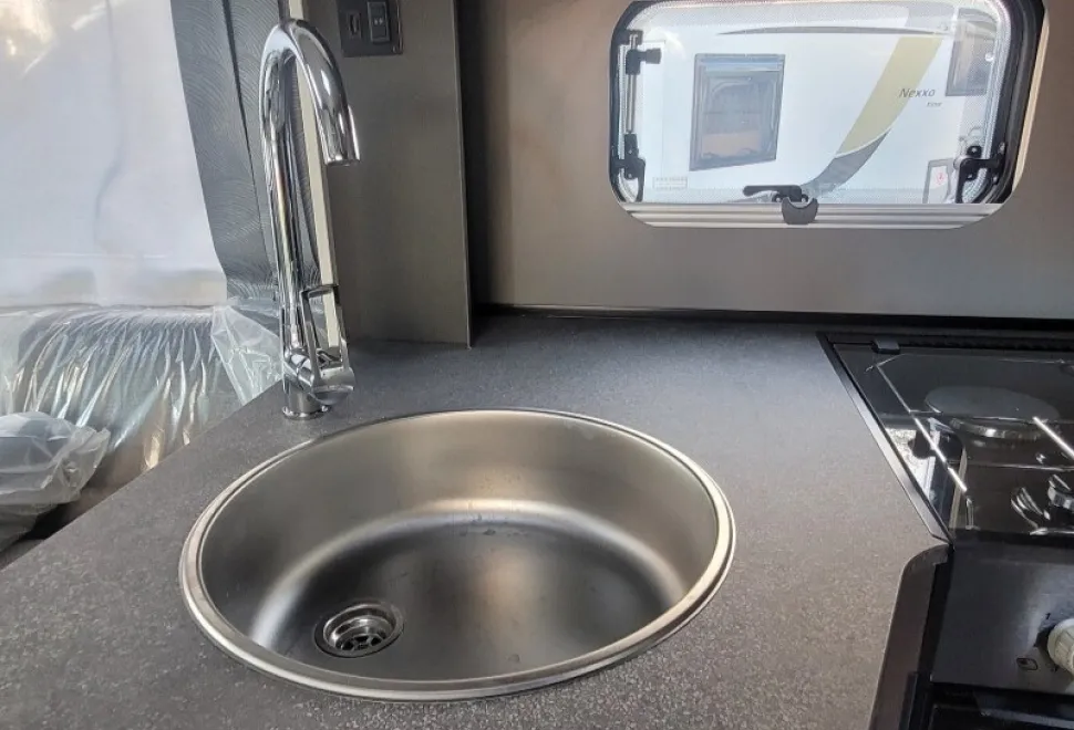 Swift Voyager 584 