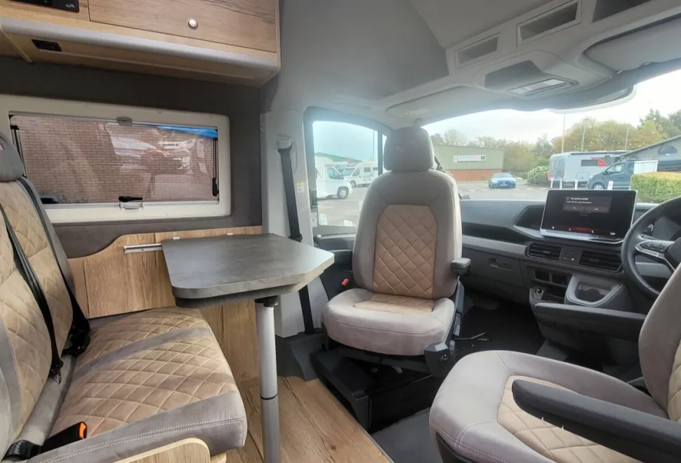 Mega Mobil Mega Lounge 680 S 