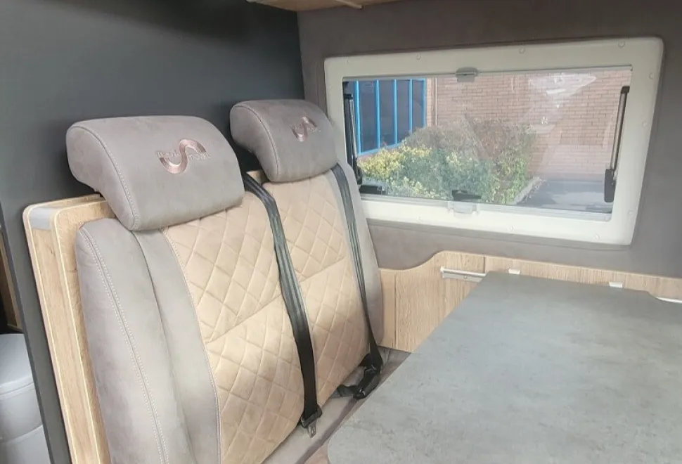 Mega Mobil Mega Lounge 680 S 