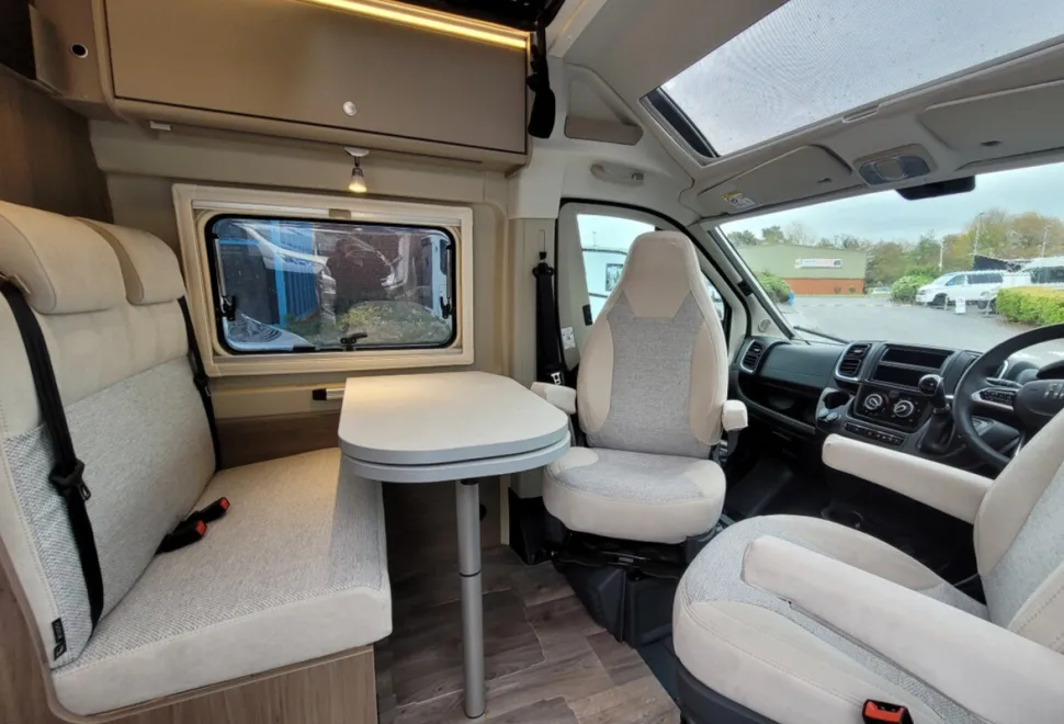 Carado CV 600 Pro Plus Pop Top 