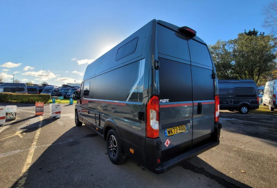 Pilote Pilote V633M 2023