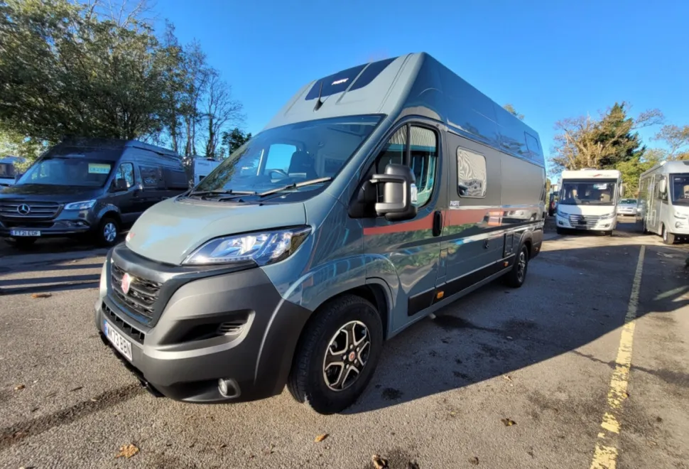Pilote Pilote V633M 2023