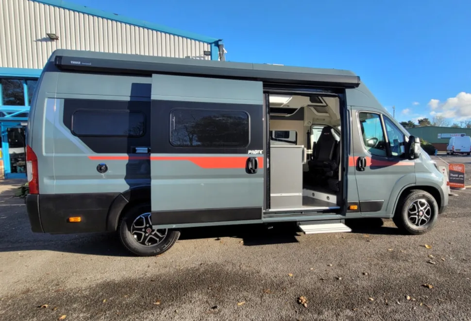 Pilote Pilote V633M 2023