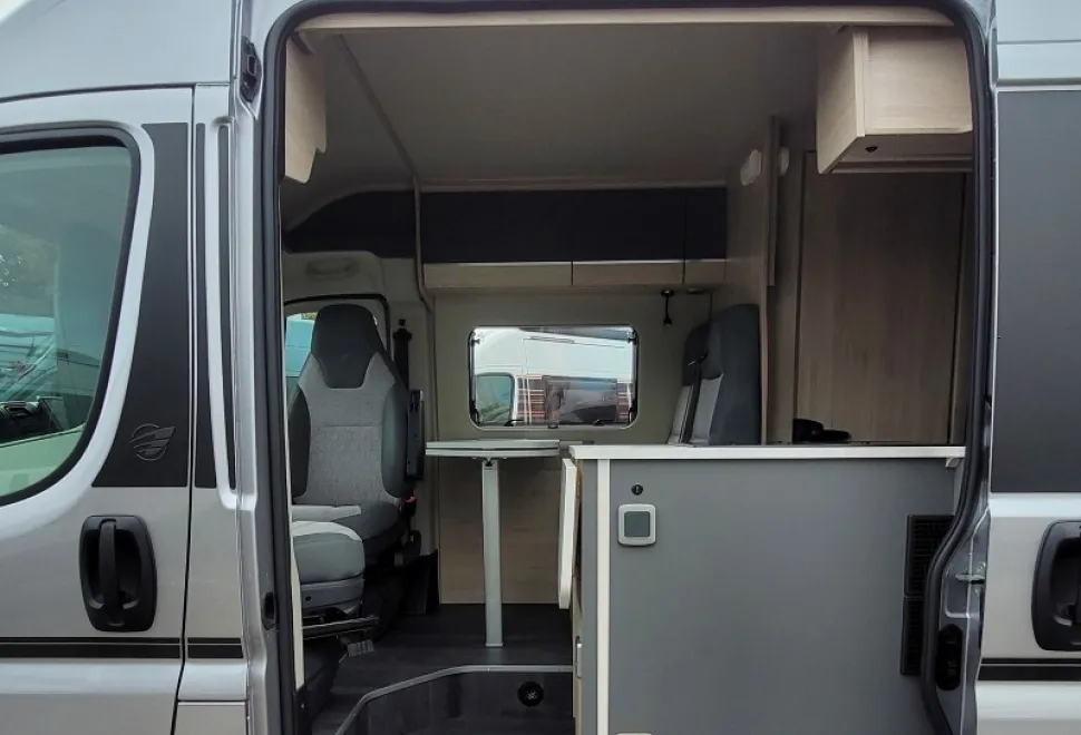 Autotrail Expedition 68 XL 