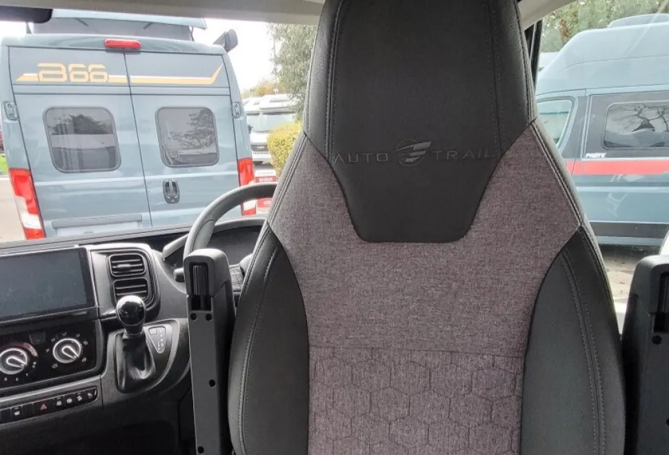 Autotrail Expedition 68 XL 