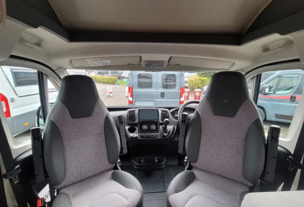 Autotrail Expedition 68 XL 