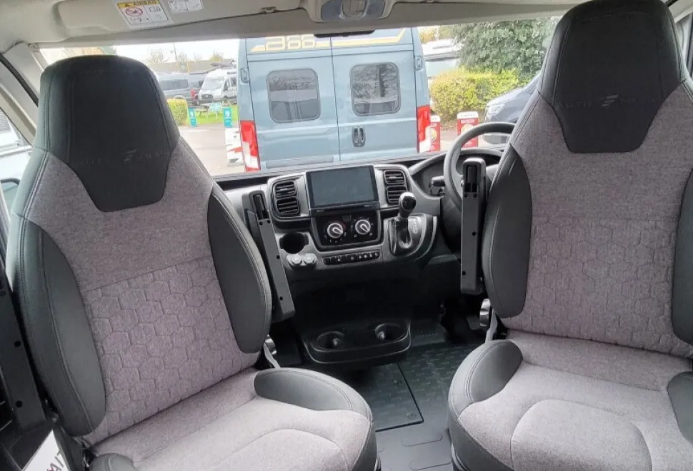 Autotrail Expedition 68 XL 