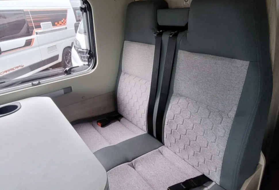 Autotrail Expedition 68 XL 