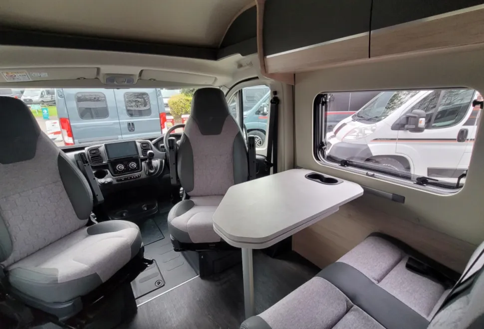 Autotrail Expedition 68 XL 