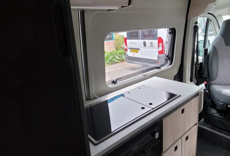 Autotrail Expedition 68 XL 