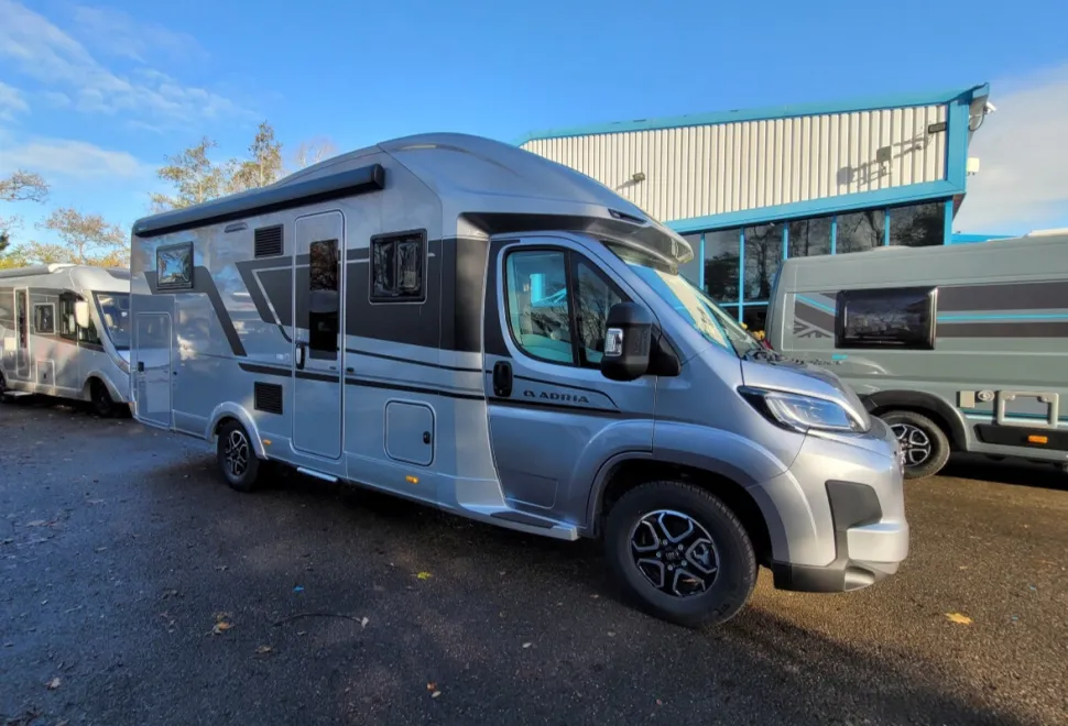 Adria Coral Supreme 670 DL 