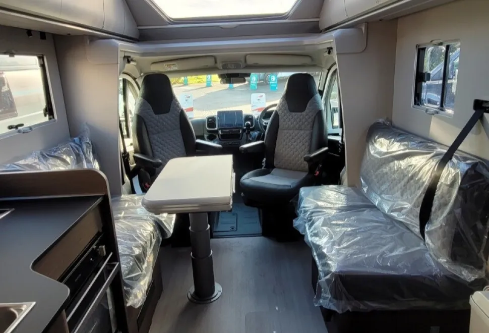 Adria Coral Supreme 670 DL 