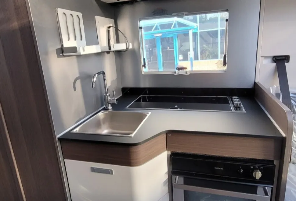 Adria Coral Supreme 670 DL 