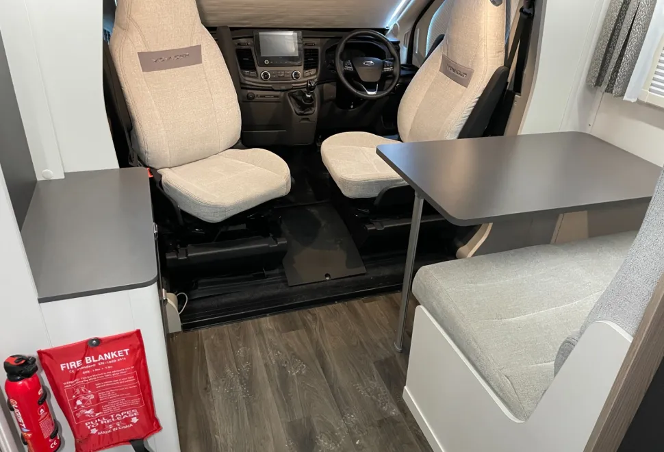 Swift Voyager 494   2024