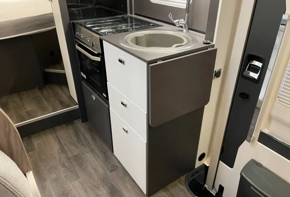 Swift Voyager 494   2024