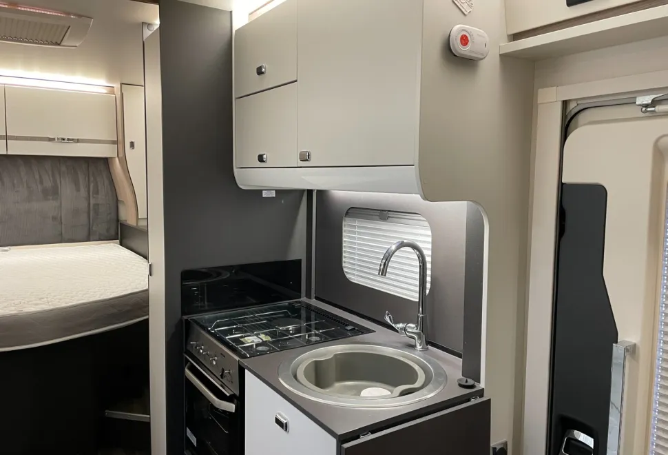 Swift Voyager 494   2024