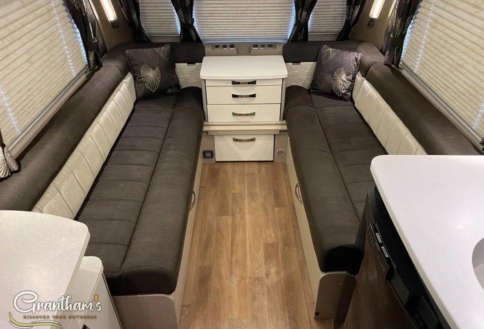 Swift Sterling Continental 570   2015