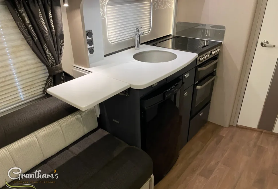 Swift Sterling Continental 570   2015