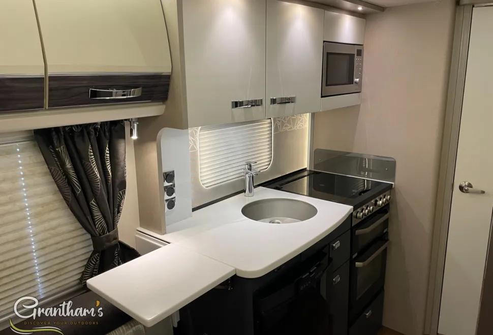 Swift Sterling Continental 570   2015